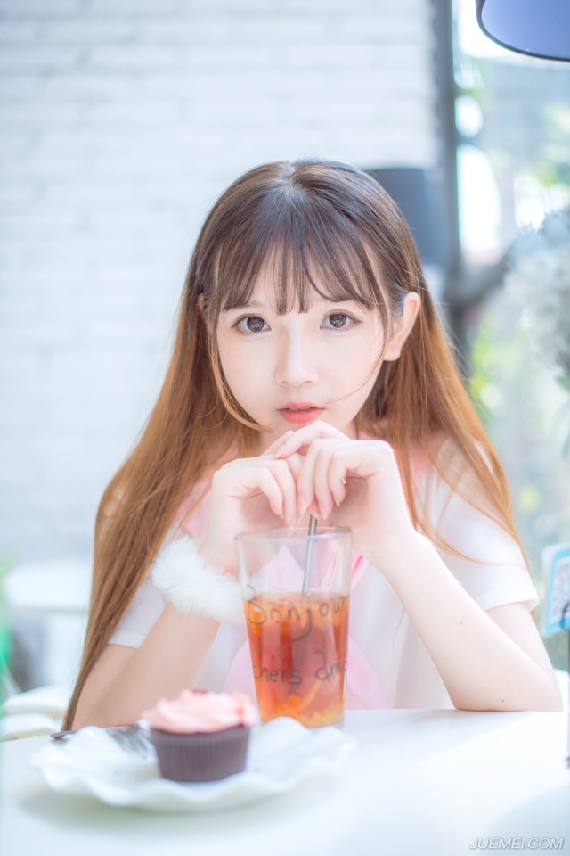 刘璝的声音，如同重锤一般敲击在所有人的心里，刘璝是什么人，在场将士多少有些了解，对刘璋可说是忠心耿耿，身上的那些纵横交错的伤疤，每一道，都是为刘家添的，但就这么一个人，如今却被刘璋逼反。
